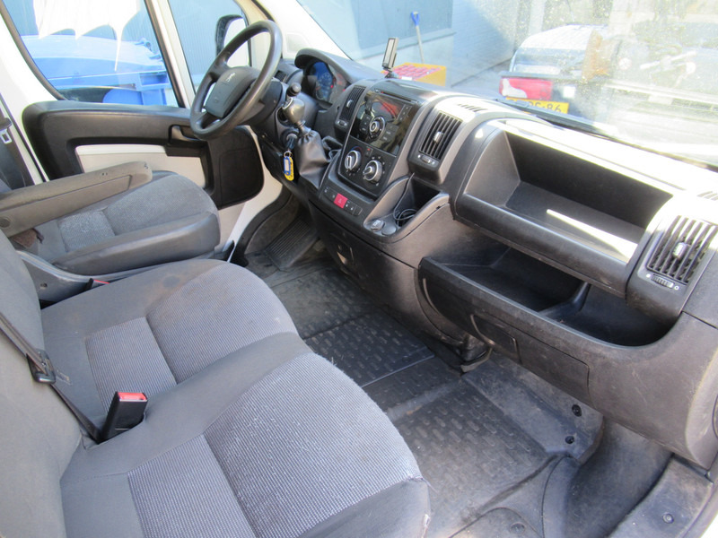 Små varebil, Varebil med dobbelt førerhus Peugeot Boxer 330 2.2 HDI 96KW L1H P+ DOKA Dubbelcabine AIRCO: bilde 8 Små varebil, Varebil med dobbelt førerhus Peugeot Boxer 330 2.2 HDI 96KW L1H P+ DOKA Dubbelcabine AIRCO: bilde 8