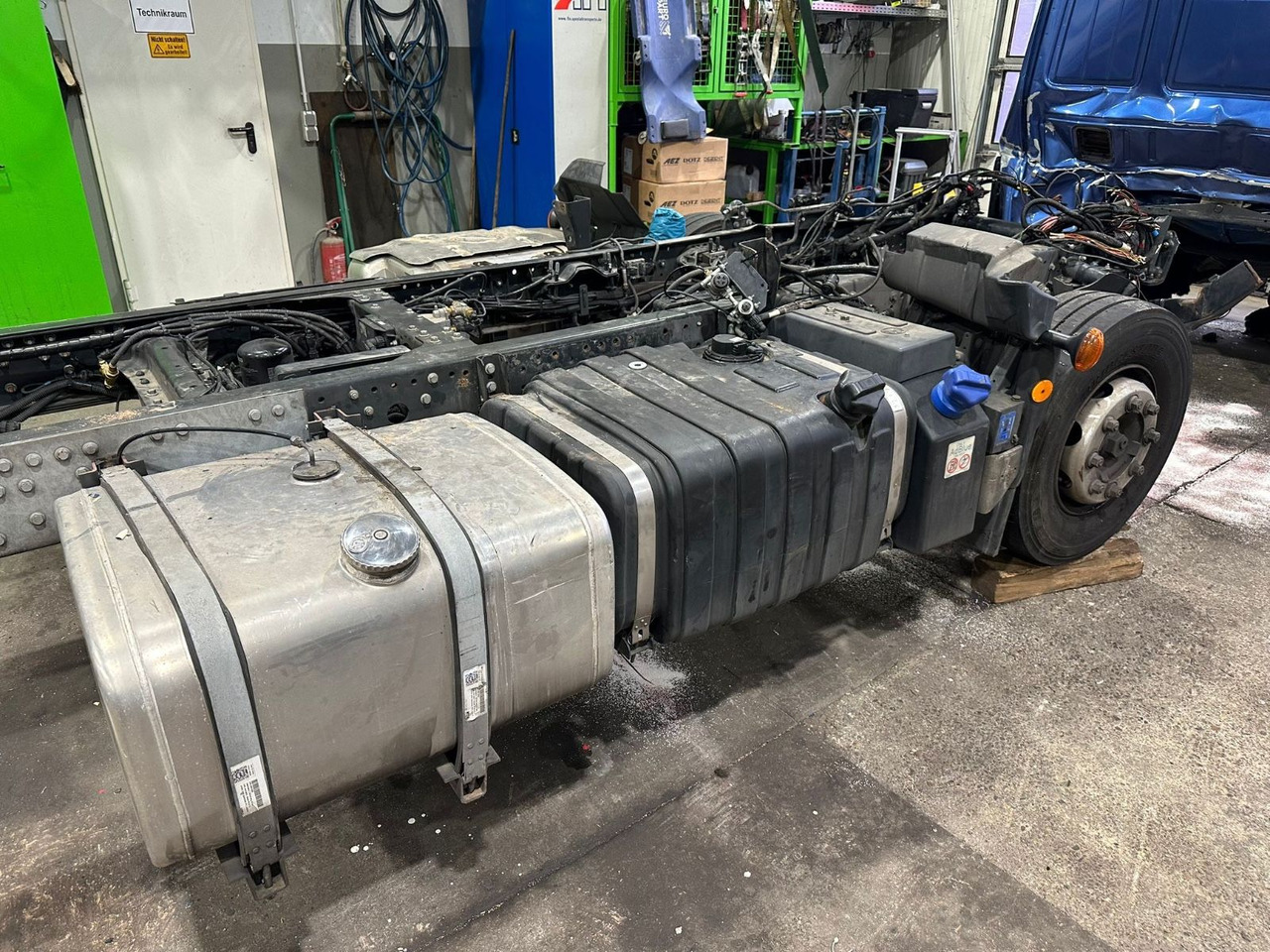 Iveco 110EL25 Unfallchassis ohne Motor/Getriebe - Chassis lastebil: bilde 2 Iveco 110EL25 Unfallchassis ohne Motor/Getriebe - Chassis lastebil: bilde 2