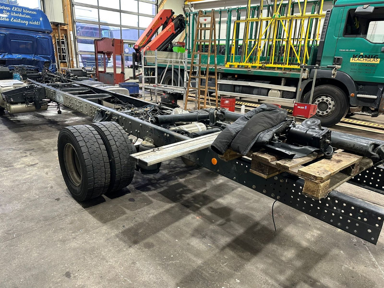 Iveco 110EL25 Unfallchassis ohne Motor/Getriebe - Chassis lastebil: bilde 1 Iveco 110EL25 Unfallchassis ohne Motor/Getriebe - Chassis lastebil: bilde 1