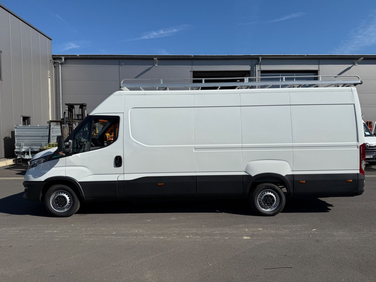 Iveco Daily 35S14 Maxi/CNG/2.700km!/Ahk/TÜV neu - Kassebil: bilde 4 Iveco Daily 35S14 Maxi/CNG/2.700km!/Ahk/TÜV neu - Kassebil: bilde 4