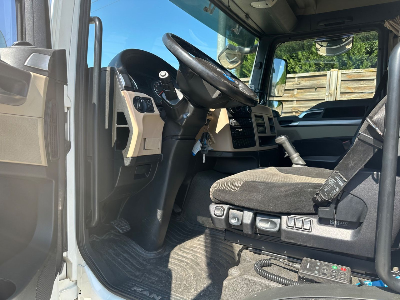 MAN 8.250 TGL*VDI2700*TOP*4-er Zug BFT Anhänger MAN 8.250 TGL*4x L1H1*XLX Kabine*VDI2700*TOP* - Transporter lastebil: bilde 4 MAN 8.250 TGL*VDI2700*TOP*4-er Zug BFT Anhänger MAN 8.250 TGL*4x L1H1*XLX Kabine*VDI2700*TOP* - Transporter lastebil: bilde 4