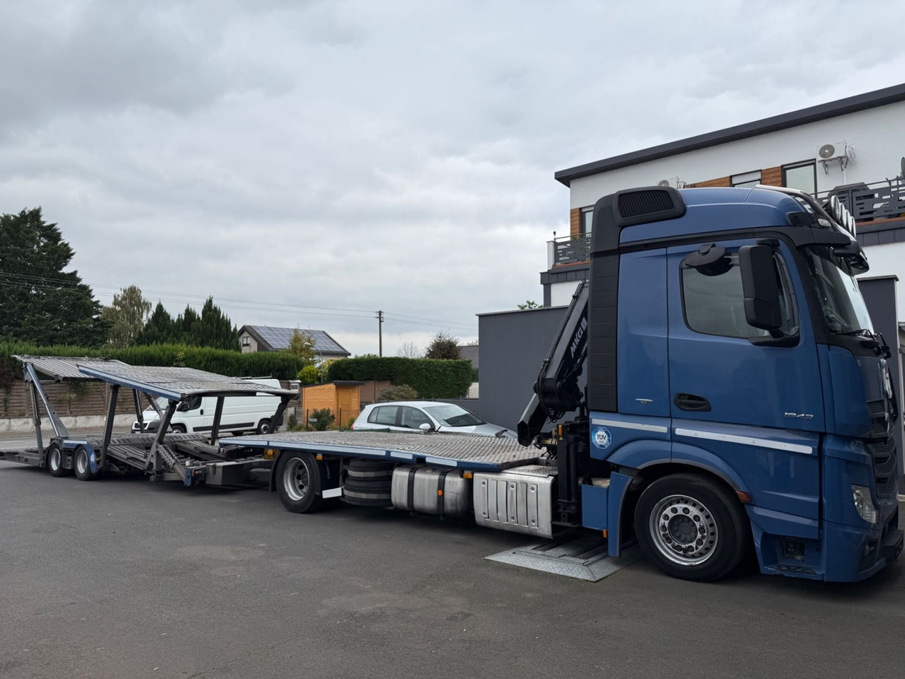 Mercedes-Benz Actros 1843 FVG 5-Zug / VDI 2700 / Kran MKG - Transporter lastebil: bilde 1 Mercedes-Benz Actros 1843 FVG 5-Zug / VDI 2700 / Kran MKG - Transporter lastebil: bilde 1