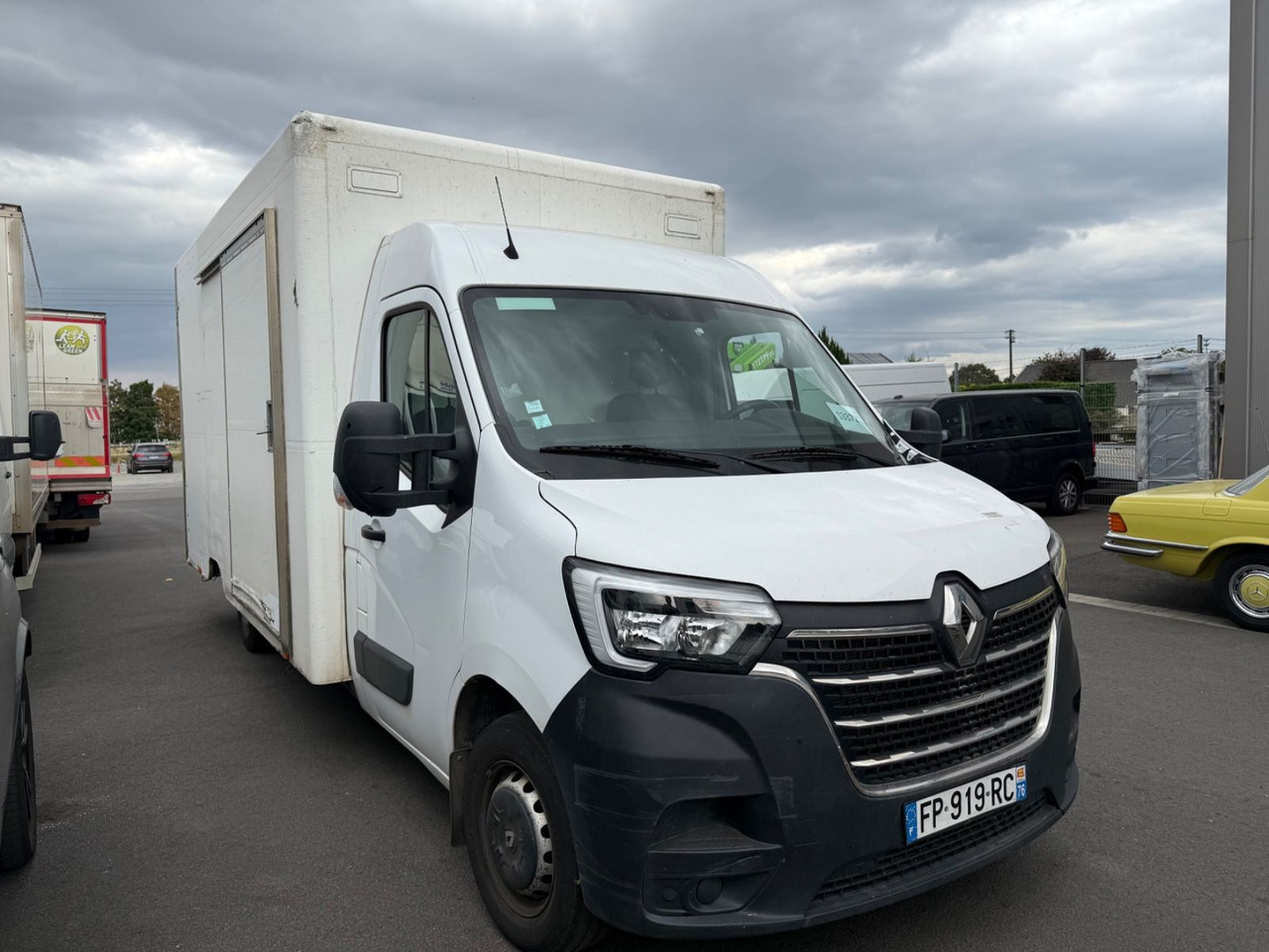 Renault Master III Koffer/Hebebühne/Klima/Kamera - Varebil med skap: bilde 2 Renault Master III Koffer/Hebebühne/Klima/Kamera - Varebil med skap: bilde 2
