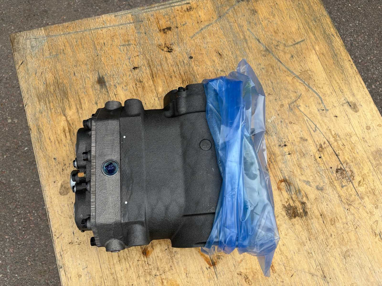 Air Dryer Compressor Cummins ST-676 - A/C kompressor: bilde 5 Air Dryer Compressor Cummins ST-676 - A/C kompressor: bilde 5
