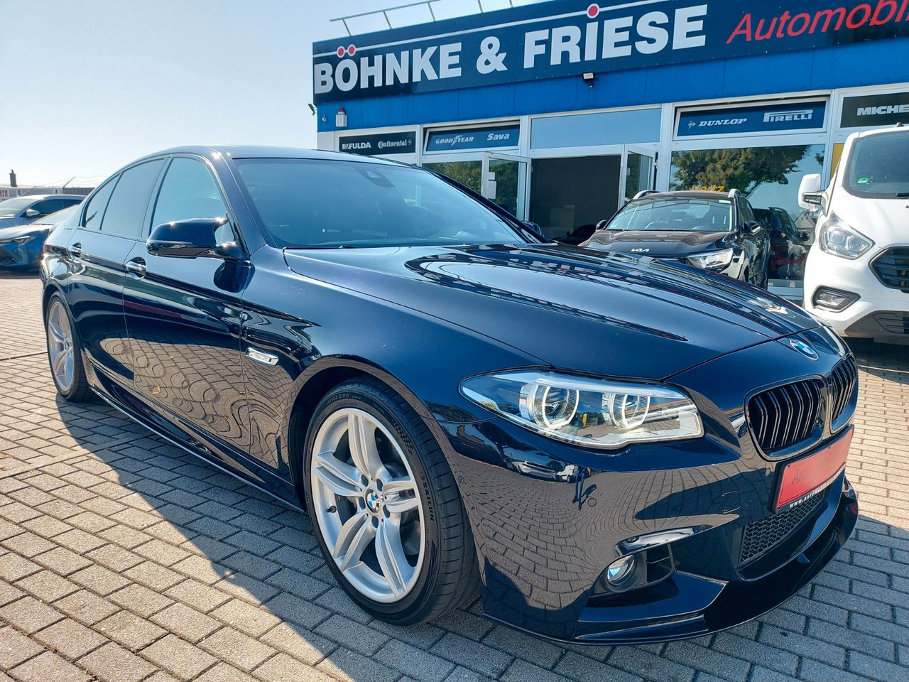 BMW 550i Limousine Autom. M-Sport HUD Glasdach H&K - Sedan: bilde 1 BMW 550i Limousine Autom. M-Sport HUD Glasdach H&K - Sedan: bilde 1
