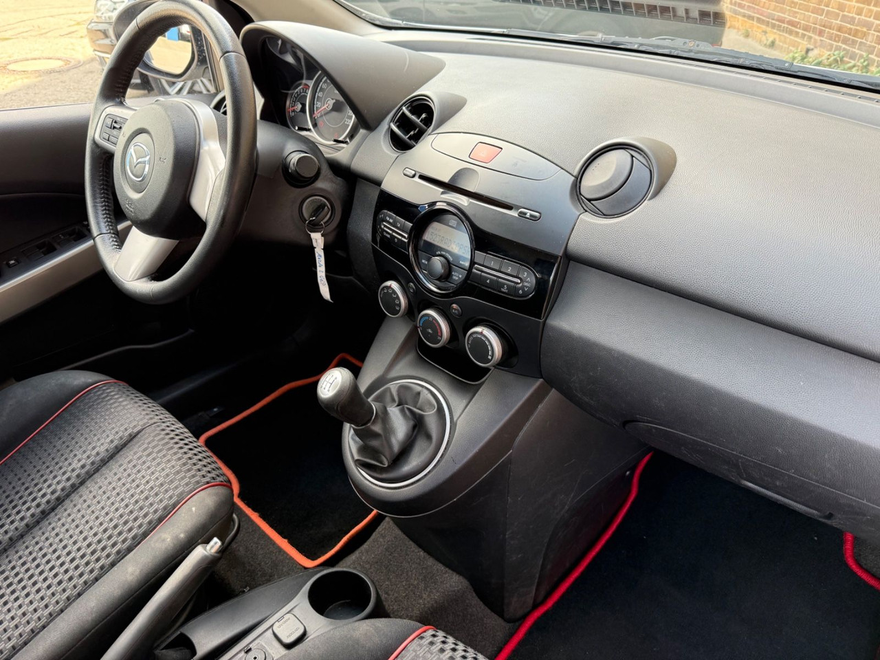 Personenbil Mazda 2 Lim. 1.3 Origami 5 TÜER KLIMA SHZ TÜV NEU: bilde 17 Personenbil Mazda 2 Lim. 1.3 Origami 5 TÜER KLIMA SHZ TÜV NEU: bilde 17