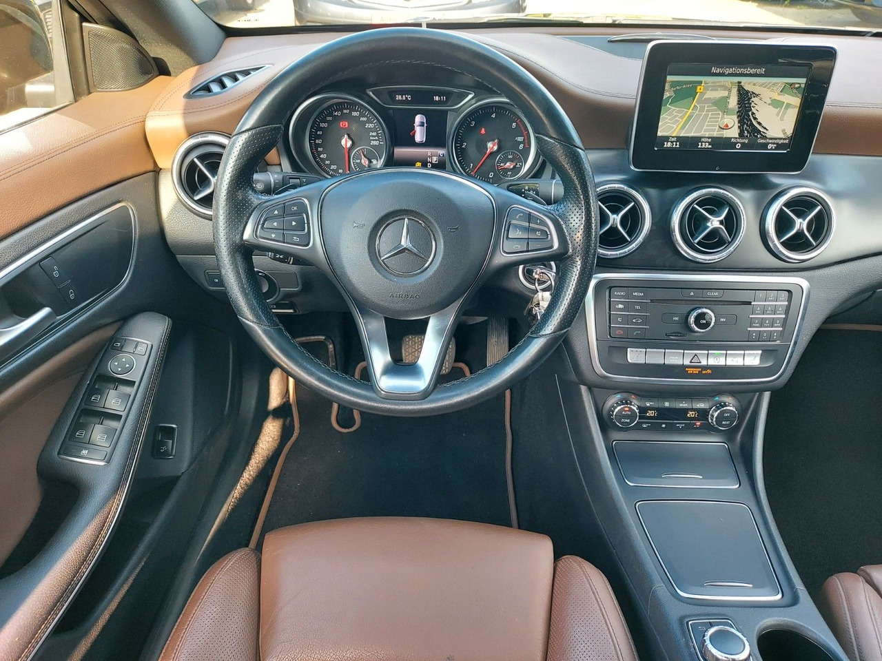 Mercedes-Benz CLA 220 CLA -Klasse Shooting Brake AMG ACC - Personenbil: bilde 2 Mercedes-Benz CLA 220 CLA -Klasse Shooting Brake AMG ACC - Personenbil: bilde 2