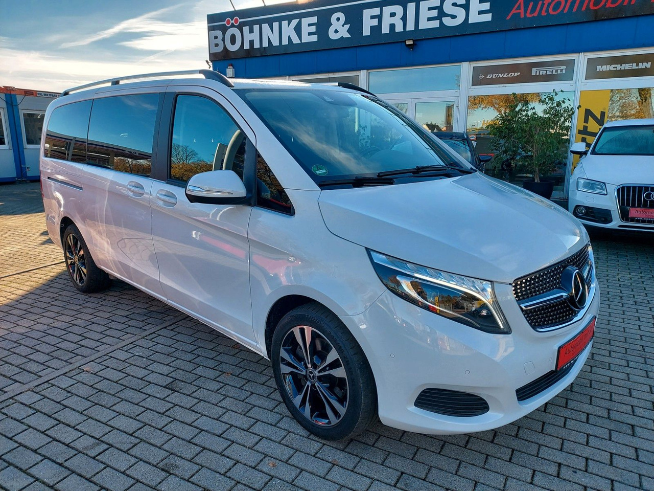 Mercedes-Benz V 250 EDITION 4MATIC lang AMG LED 8 Sitze Radar - Persontransport: bilde 2 Mercedes-Benz V 250 EDITION 4MATIC lang AMG LED 8 Sitze Radar - Persontransport: bilde 2