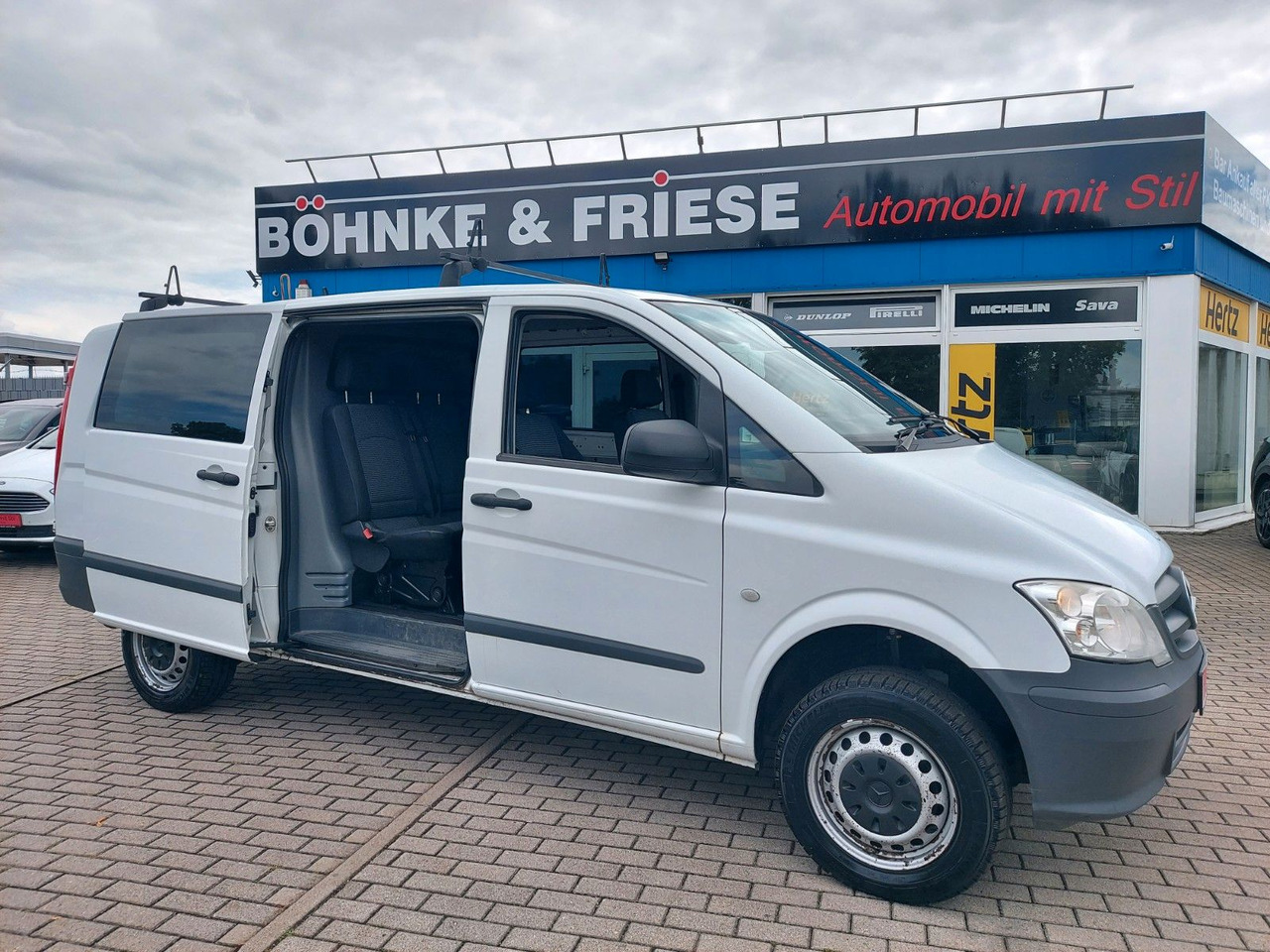 Mercedes-Benz Vito Mixto 4x4 116 extralang Automatik 5 Sitze - Persontransport: bilde 1 Mercedes-Benz Vito Mixto 4x4 116 extralang Automatik 5 Sitze - Persontransport: bilde 1