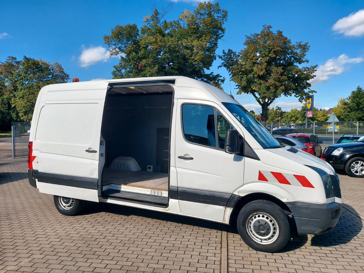 Volkswagen Crafter Kasten 35 mittel L2H2 Hochdach Klima - Kassebil: bilde 1 Volkswagen Crafter Kasten 35 mittel L2H2 Hochdach Klima - Kassebil: bilde 1