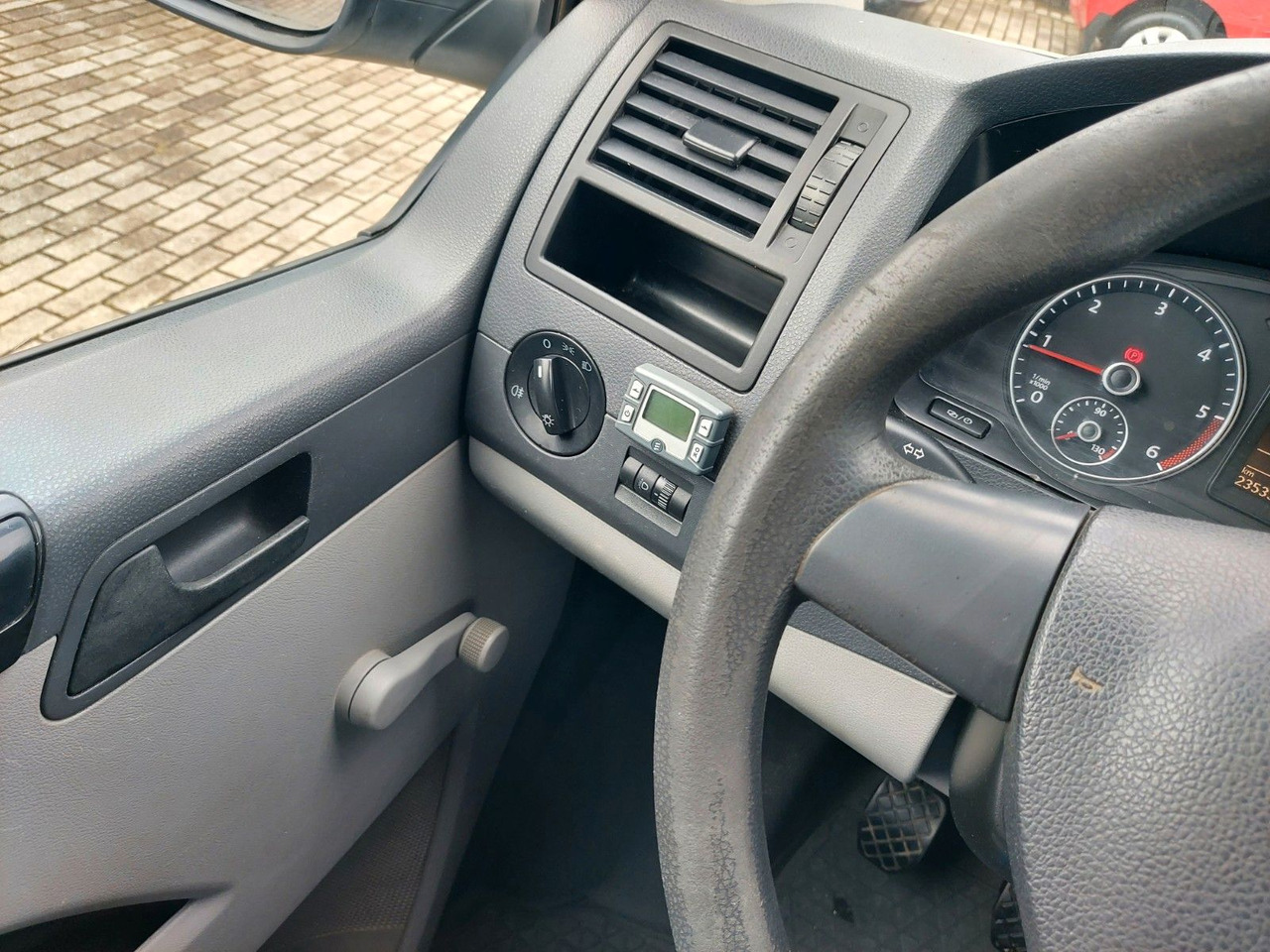 Leie  Volkswagen T5 Transporter Kasten Kombi lang Klima AHK Volkswagen T5 Transporter Kasten Kombi lang Klima AHK: bilde 14