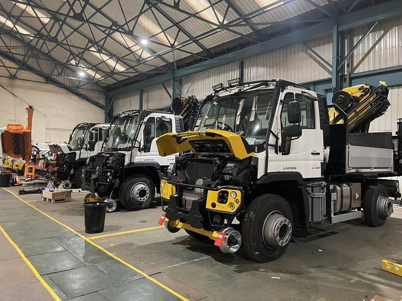 UNIMOG Unimog 423, 4x4, Mercedes Benz, Hiab - Kranbil: bilde 2 UNIMOG Unimog 423, 4x4, Mercedes Benz, Hiab - Kranbil: bilde 2