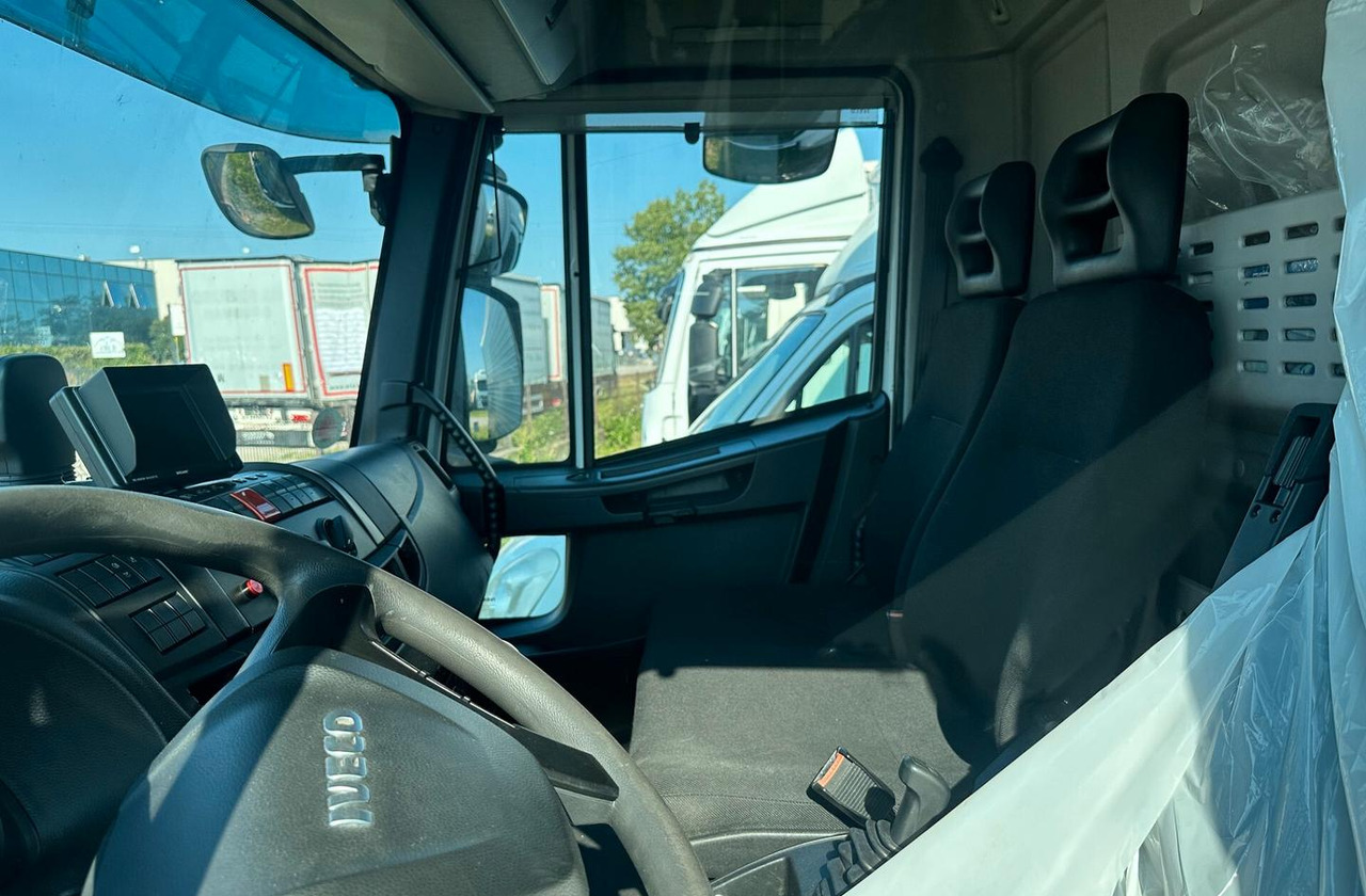 Iveco - Lastebil med kjøl: bilde 5 Iveco - Lastebil med kjøl: bilde 5