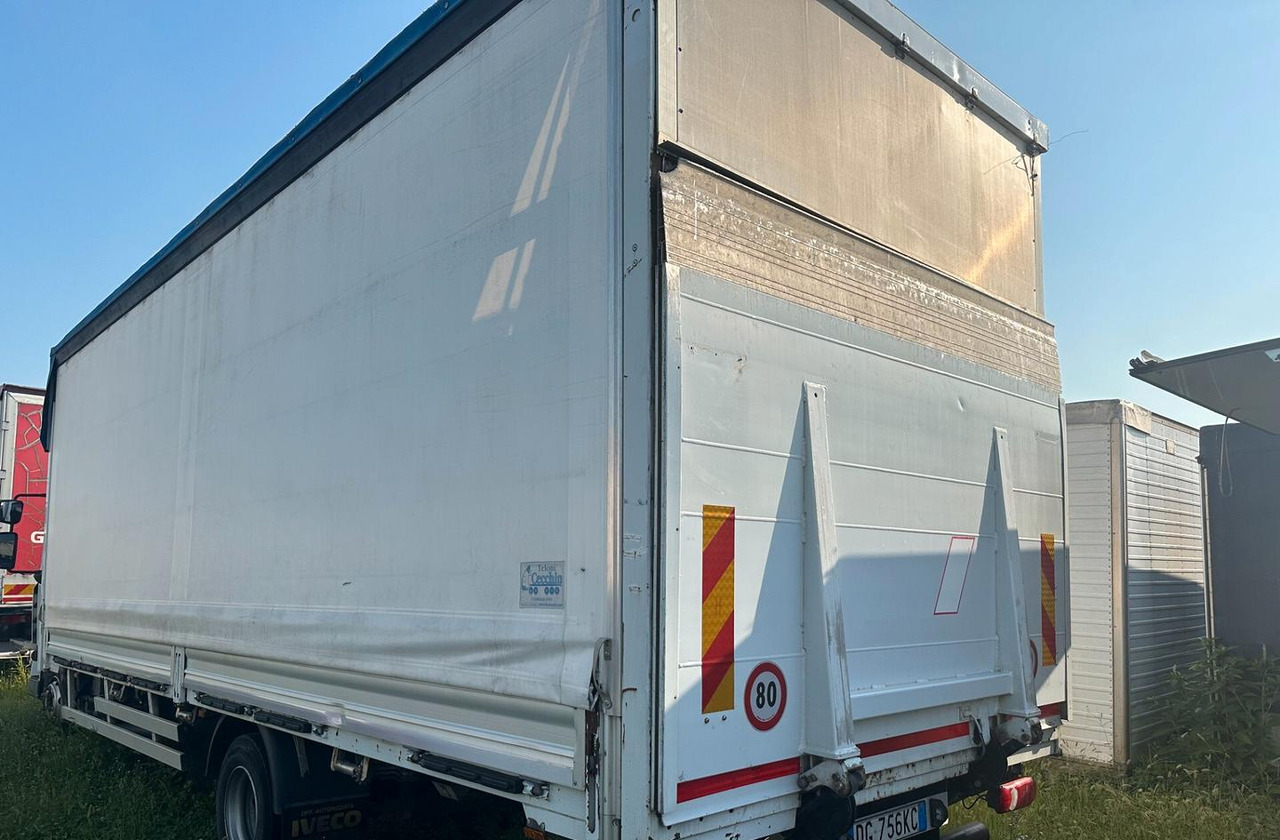 Renault MIDLUM 215.10 - Kapellbil: bilde 3 Renault MIDLUM 215.10 - Kapellbil: bilde 3