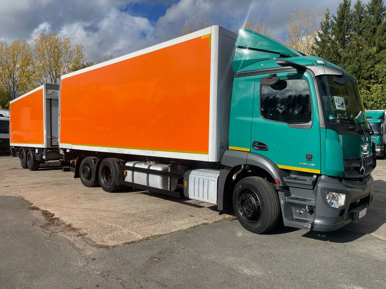 Mercedes-Benz Actros 2543 6x2 Kühlkoffer/CARRIER/NLA/LBW/ACEU6 - Lastebil med kjøl: bilde 1 Mercedes-Benz Actros 2543 6x2 Kühlkoffer/CARRIER/NLA/LBW/ACEU6 - Lastebil med kjøl: bilde 1