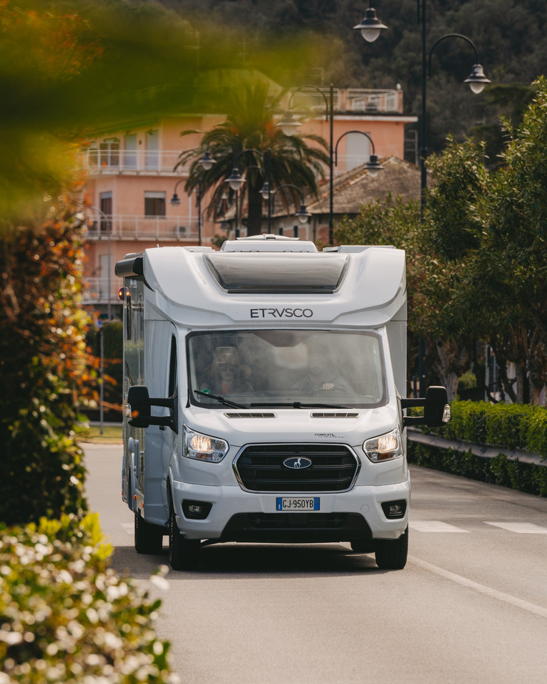 ETRUSCO Etrusco T 7.3 SF - Halvintegrert bobil: bilde 1 ETRUSCO Etrusco T 7.3 SF - Halvintegrert bobil: bilde 1