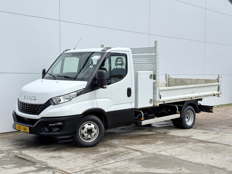Iveco Daily 35C12 2.3 L3 Kipper Dubbellucht 3.5t Trekhaak Airco Cruise Control Lucht Geveerde Stoel - Varebil med tipp: bilde 2 Iveco Daily 35C12 2.3 L3 Kipper Dubbellucht 3.5t Trekhaak Airco Cruise Control Lucht Geveerde Stoel - Varebil med tipp: bilde 2