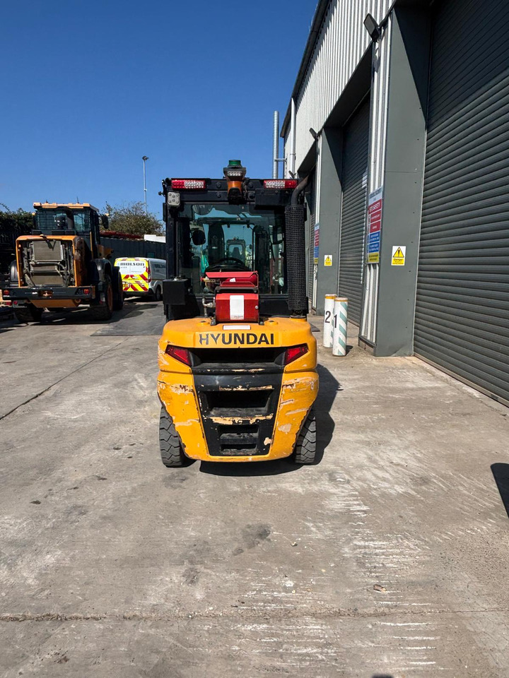 Hyundai 30D-9E - Teleskoplastere: bilde 4 Hyundai 30D-9E - Teleskoplastere: bilde 4