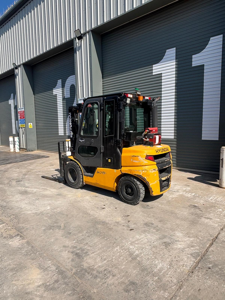 Hyundai 30D-9E - Teleskoplastere: bilde 3 Hyundai 30D-9E - Teleskoplastere: bilde 3