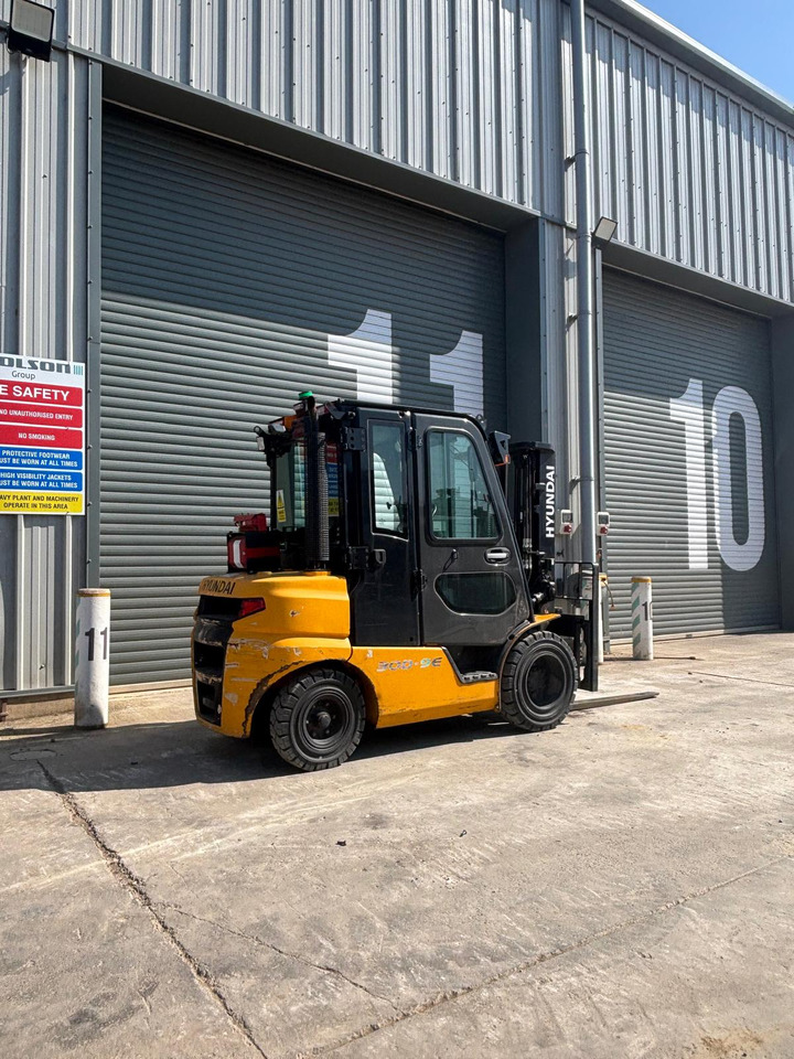 Hyundai 30D-9E - Teleskoplastere: bilde 5 Hyundai 30D-9E - Teleskoplastere: bilde 5