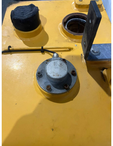 Liebherr - Drivstofftank: bilde 5 Liebherr - Drivstofftank: bilde 5