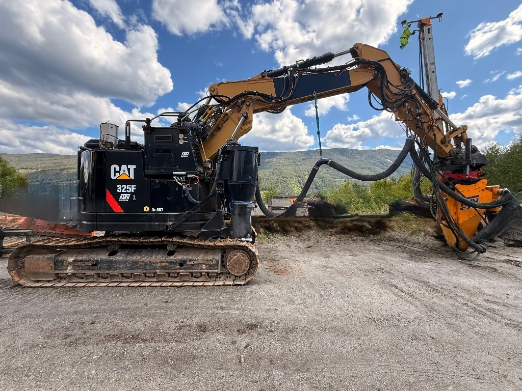 CAT 325 FL CR - Beltegraver: bilde 1 CAT 325 FL CR - Beltegraver: bilde 1