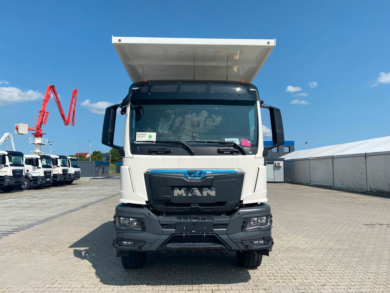 MAN TGS 44.400 8x4 EURO2 FML MINE KIPPER 23M3 MAN TGS 44.400 8x4 EURO2 FML MINE KIPPER 23M3 - Tippbil: bilde 3 MAN TGS 44.400 8x4 EURO2 FML MINE KIPPER 23M3 MAN TGS 44.400 8x4 EURO2 FML MINE KIPPER 23M3 - Tippbil: bilde 3