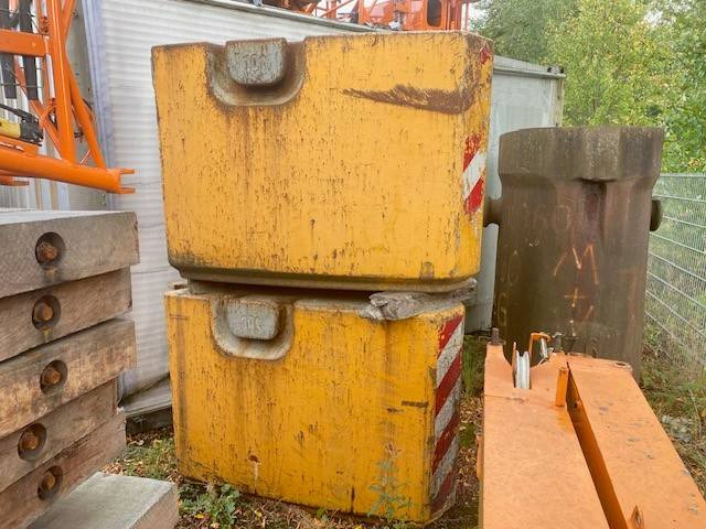 Liebherr Ballastplatten / Counterweight plates LTM 1200-5.1 - Lastebilkran for Bygg og anlegg: bilde 1 Liebherr Ballastplatten / Counterweight plates LTM 1200-5.1 - Lastebilkran for Bygg og anlegg: bilde 1
