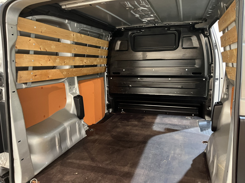 Leie Citroën Jumpy 1.6 BlueHDI 95 Club XS / Euro 6 / Airco / Cruise Control / Trekhaak / Imperiaal / PDC / 3-Zits Citroën Jumpy 1.6 BlueHDI 95 Club XS / Euro 6 / Airco / Cruise Control / Trekhaak / Imperiaal / PDC / 3-Zits: bilde 12