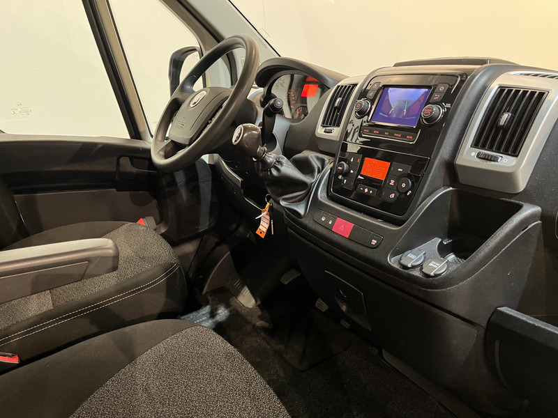 Fiat Ducato 2.3 MultiJet L2H2 120 PK / Euro 6 / Airco / Camera / Cruise Control / Trekhaak / Navigatie / 3-Zits / 72.600 KM !! - Små varebil: bilde 3 Fiat Ducato 2.3 MultiJet L2H2 120 PK / Euro 6 / Airco / Camera / Cruise Control / Trekhaak / Navigatie / 3-Zits / 72.600 KM !! - Små varebil: bilde 3