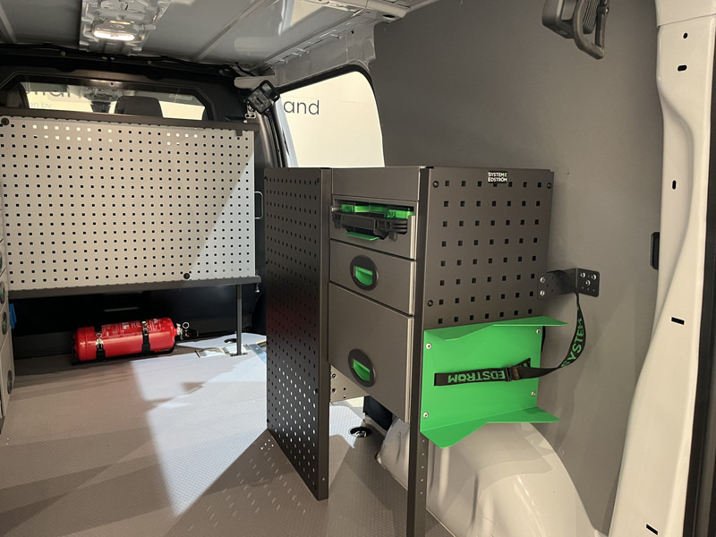 Små varebil, Elektrisk varebil Peugeot e-Expert EV L2 75 kWh Servicebus / Inrichting / 100% Elektrisch / Airco / 220V. / Trekhaak / Camera / Cruise Control / Navigatie / CarPlay / 3-Zits / 1.900 KM !!: bilde 12