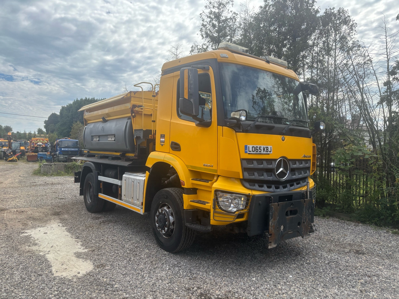 Brøytebil MERCEDES AROCS 1824 4x4BB  GRITTER/SPREADER/PLOUGH: bilde 16