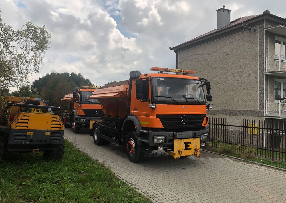 Brøytebil Mercedes-Benz Axor 1824 4x4 piaskarka solarka econ pług 2011 e5: bilde 16