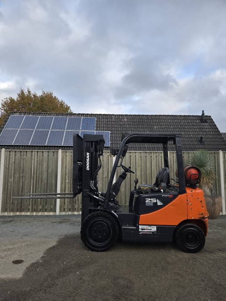 Doosan G 25 E-5 - Gasstruck: bilde 1 Doosan G 25 E-5 - Gasstruck: bilde 1