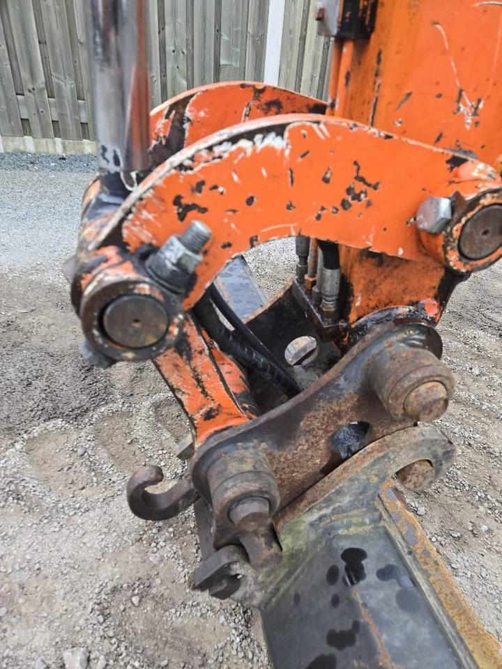 Minigraver Hitachi ZX 38 U-5 A: bilde 8 Minigraver Hitachi ZX 38 U-5 A: bilde 8