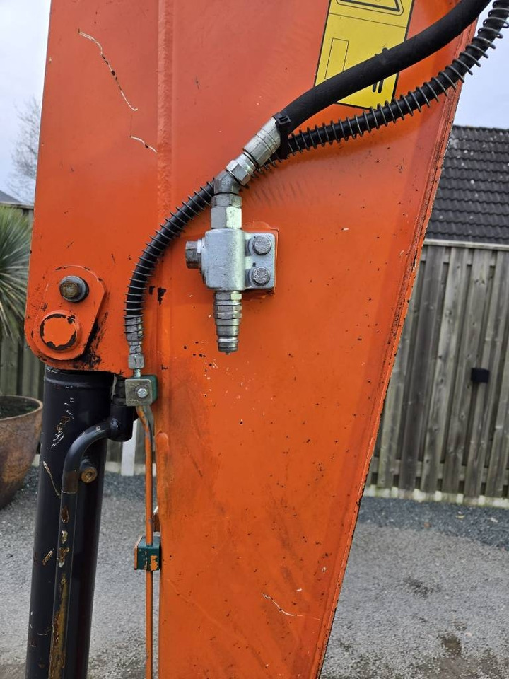 Minigraver Hitachi ZX 38 U-5 A: bilde 10 Minigraver Hitachi ZX 38 U-5 A: bilde 10