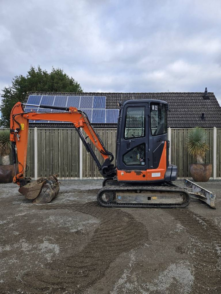Hitachi ZX 38 U-5 A - Minigraver: bilde 1 Hitachi ZX 38 U-5 A - Minigraver: bilde 1