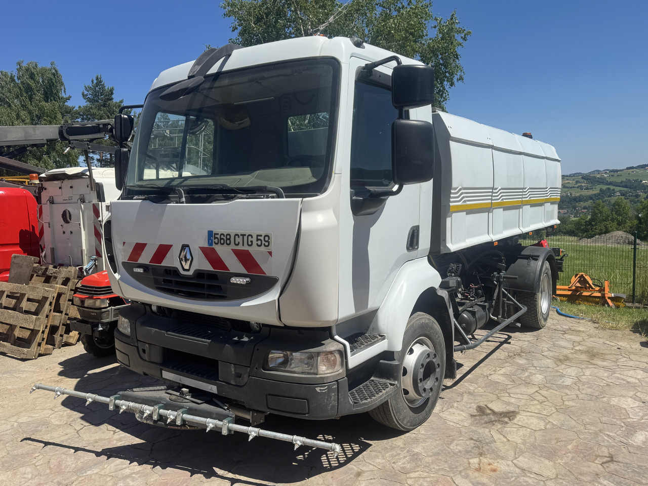 Renault Midlum water truck laveuse sprinkler - Feiebil: bilde 1 Renault Midlum water truck laveuse sprinkler - Feiebil: bilde 1