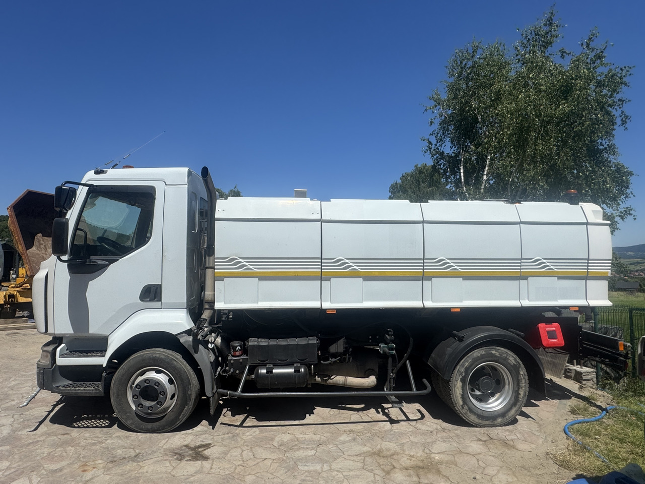 Renault Midlum water truck laveuse sprinkler - Feiebil: bilde 2 Renault Midlum water truck laveuse sprinkler - Feiebil: bilde 2