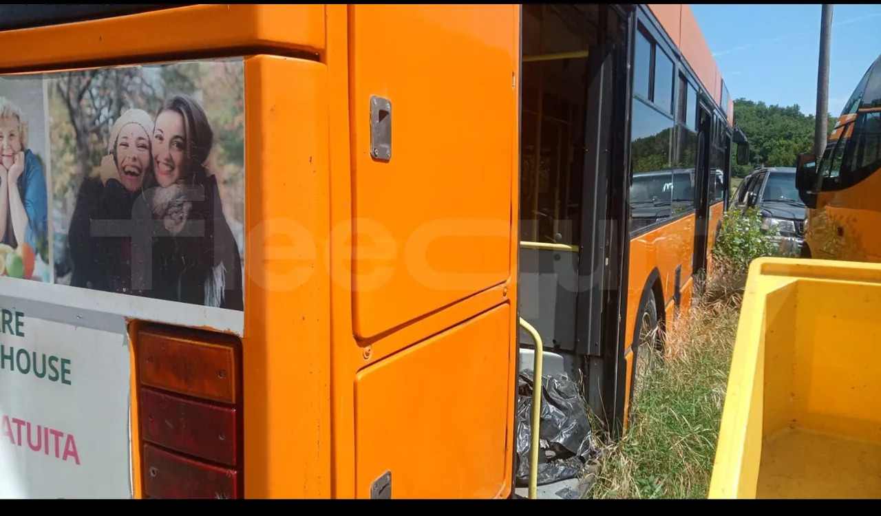 BredaMenarinibus M 240/E3 NU - Bybuss: bilde 4 BredaMenarinibus M 240/E3 NU - Bybuss: bilde 4