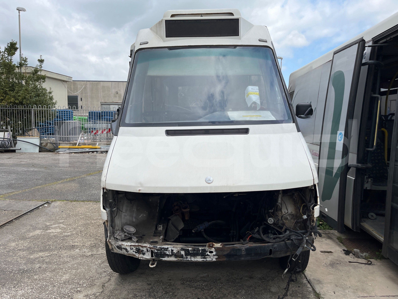 Mercedes-Benz 414T - Minibuss, Persontransport: bilde 2 Mercedes-Benz 414T - Minibuss, Persontransport: bilde 2