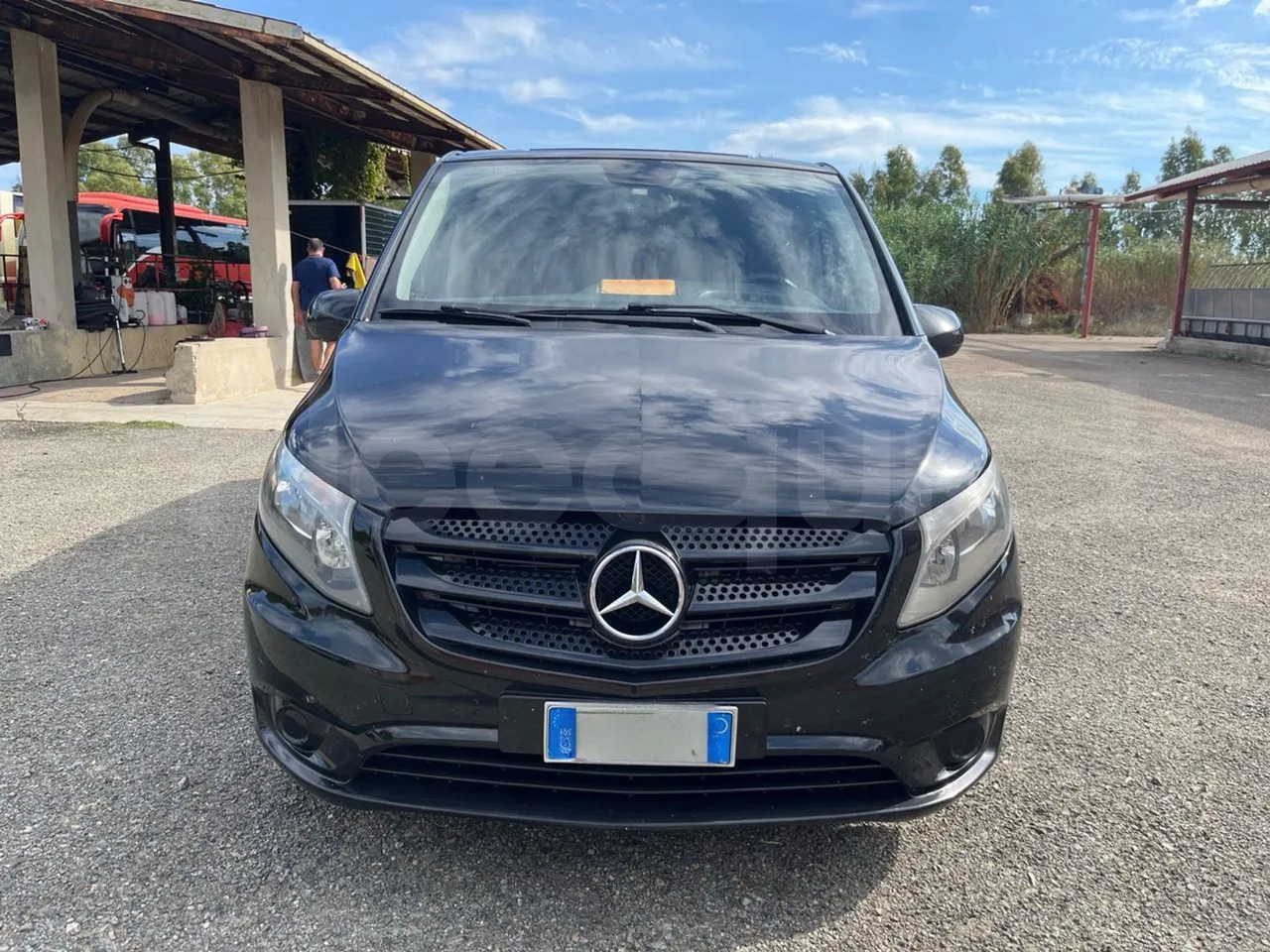 Mercedes-Benz Vito Tourer - Forstadsbus: bilde 2 Mercedes-Benz Vito Tourer - Forstadsbus: bilde 2