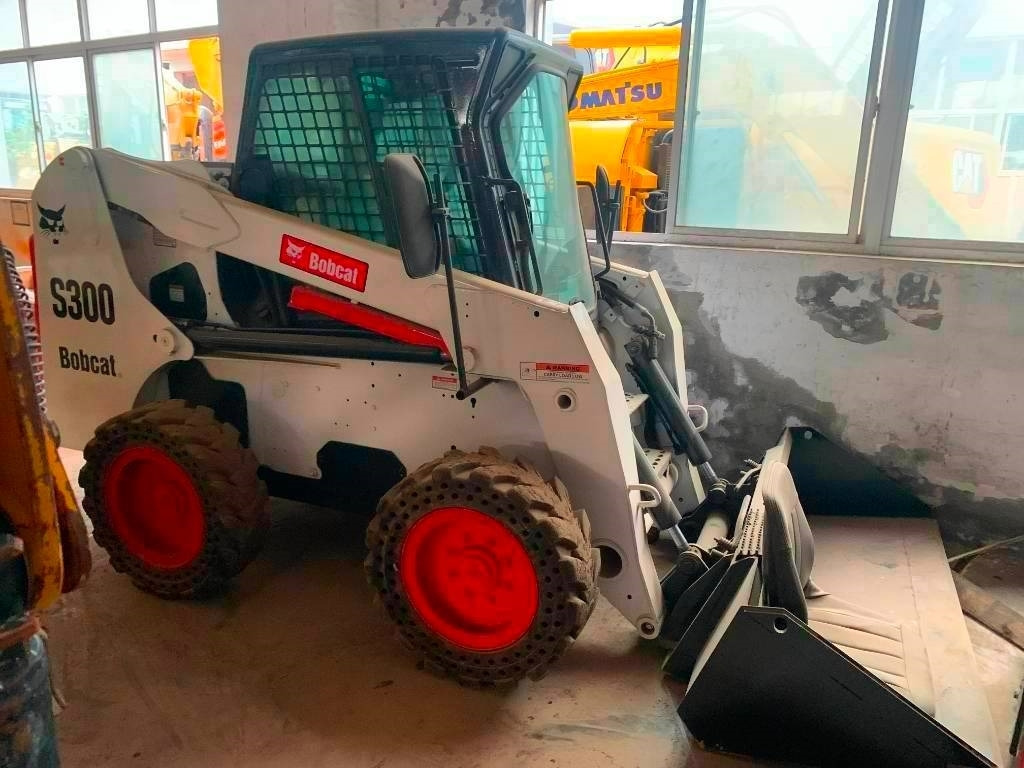 Bobcat S 300 - Kompaktlaster: bilde 1 Bobcat S 300 - Kompaktlaster: bilde 1