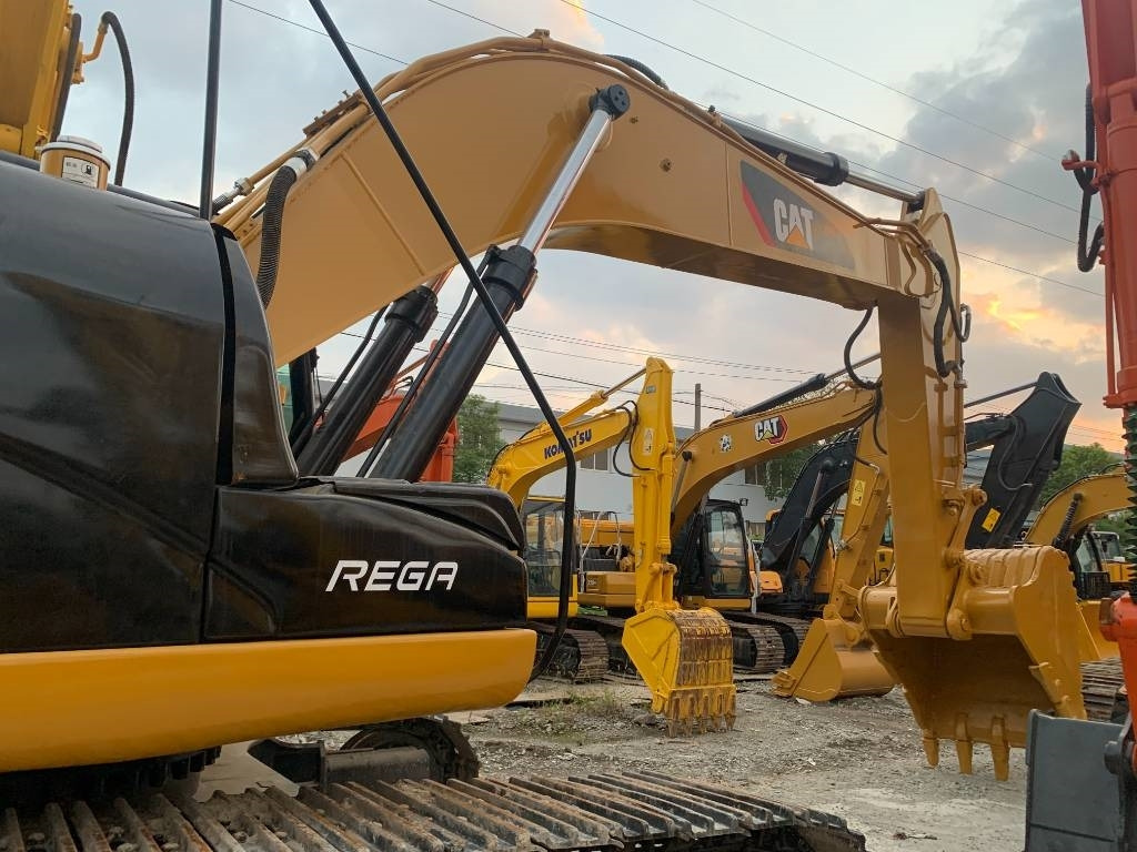 CAT 325 D - Beltegraver: bilde 2 CAT 325 D - Beltegraver: bilde 2