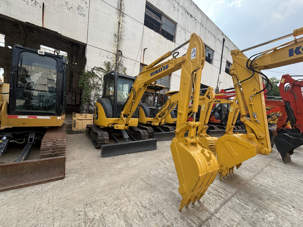 KOMATSU PC35MR - Minigraver: bilde 1 KOMATSU PC35MR - Minigraver: bilde 1