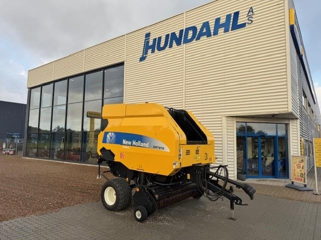 New Holland BR7070 - Rundballepresse: bilde 1 New Holland BR7070 - Rundballepresse: bilde 1