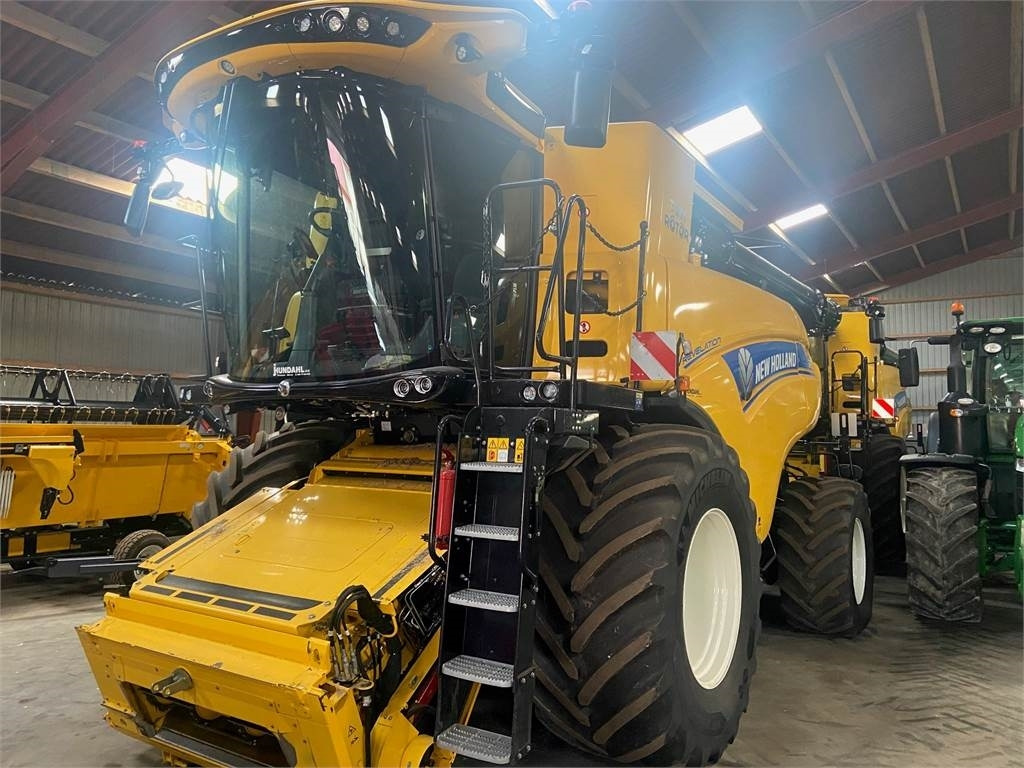 New Holland CR9.90 ST.V EU AMEA - Skurtresker: bilde 1 New Holland CR9.90 ST.V EU AMEA - Skurtresker: bilde 1
