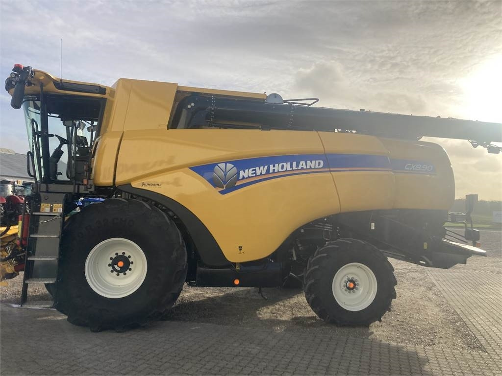 New Holland CX8.90 STAGE 5 - Skurtresker: bilde 4 New Holland CX8.90 STAGE 5 - Skurtresker: bilde 4