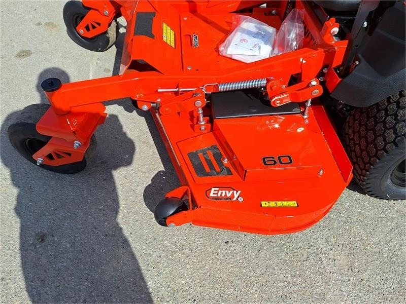 Ariens Zenith 60" (152 cm Klippe bredde) - Kommunale traktor: bilde 5 Ariens Zenith 60" (152 cm Klippe bredde) - Kommunale traktor: bilde 5