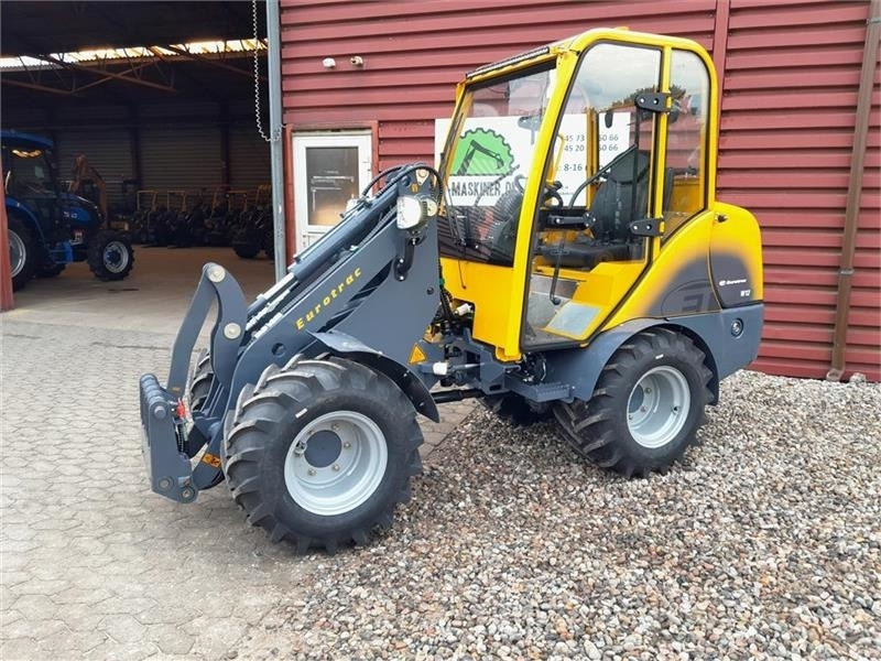 Eurotrac W12S med førerhus, skovl og gafler - Minilaster: bilde 2 Eurotrac W12S med førerhus, skovl og gafler - Minilaster: bilde 2